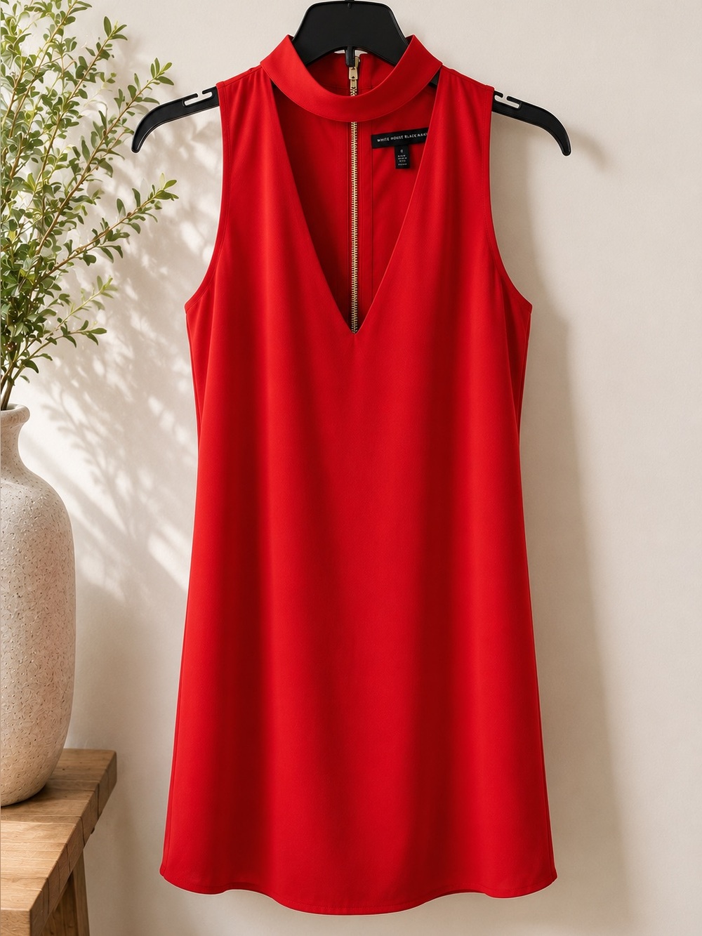 White House Black Market Sleeveless Red Choker V-Neck Shift Dress